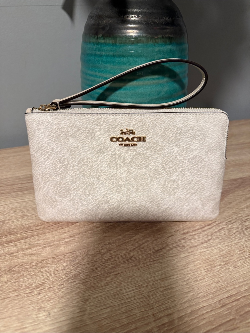 Coach signature Large Wristlet